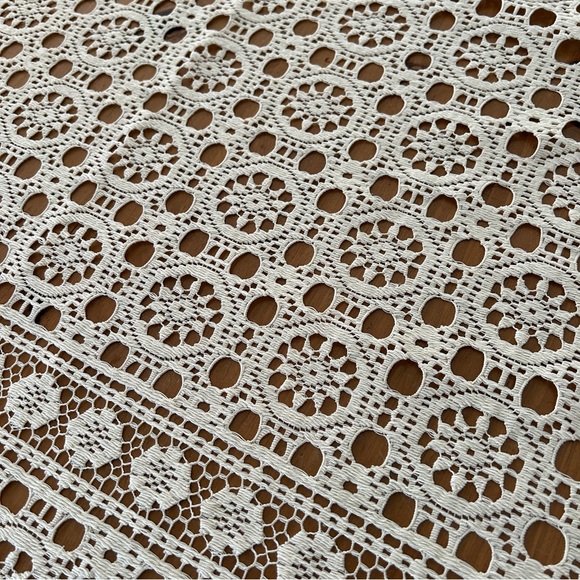 BONFAB Nottingham Lace Tablecloth M3978 Chinese Medallion 54" x 72" Beige/Cream - Picture 4 of 9
